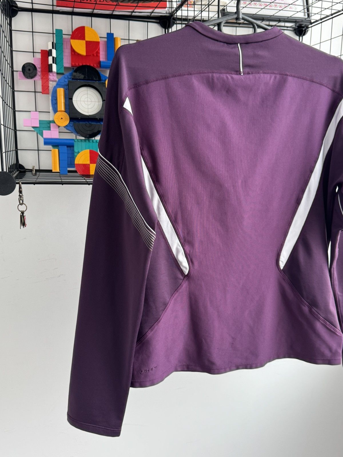 Nike Vintage Nike Dri Fit Thermal Running Long Sleeve Size US S / EU 44-46 / 1 - 7 Thumbnail