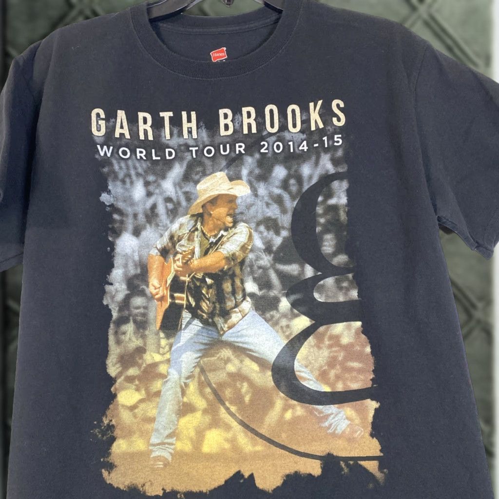 Hanes Garth Brooks Tour T Shirt World Tour 2015 Mens M Hanes Black Short Sleeve Music Band Shirt Size US M / EU 48-50 / 2 - 1 Thumbnail