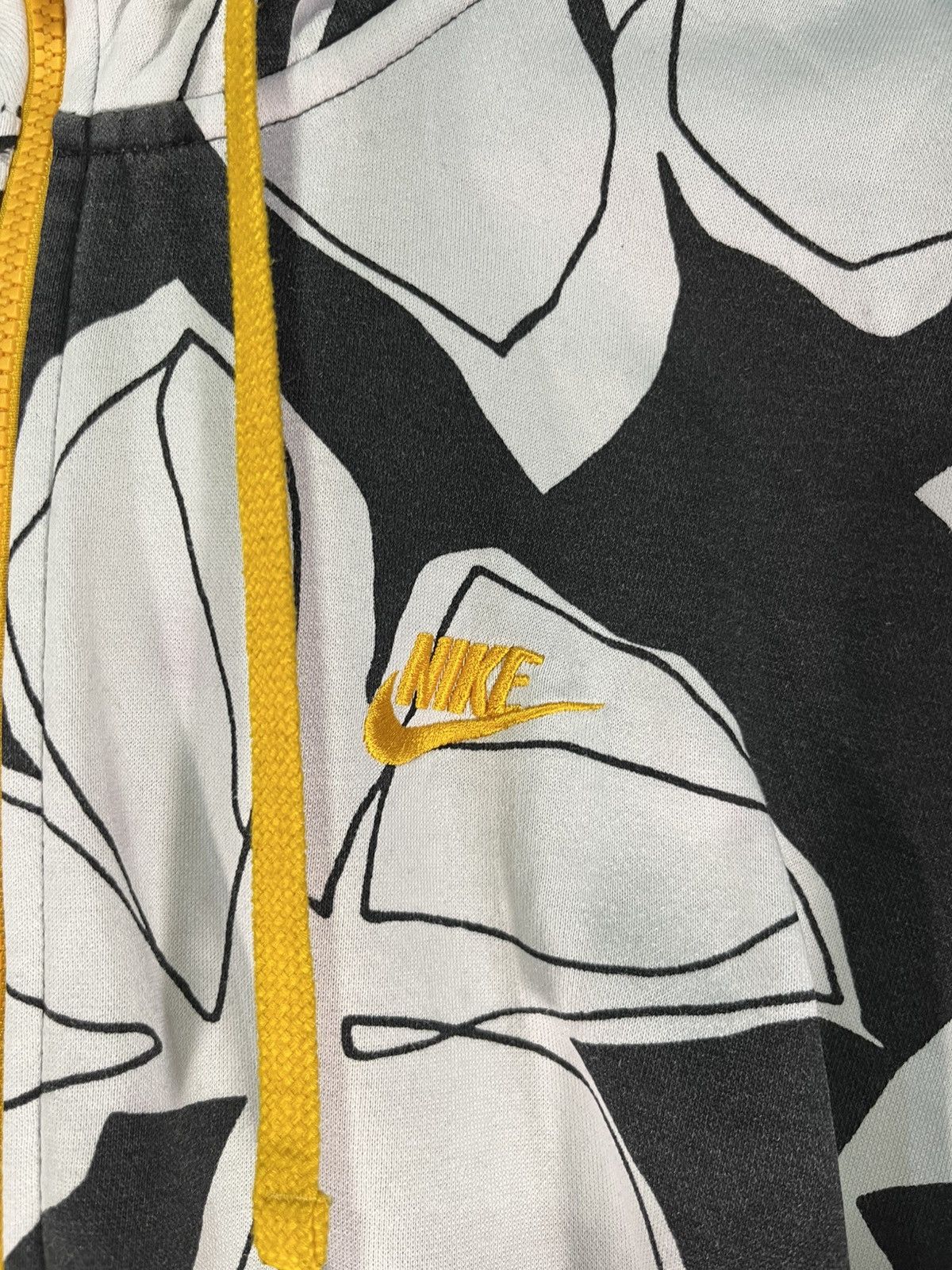 Nike Nike floral drawing zip up Size US L / EU 52-54 / 3 - 2 Thumbnail