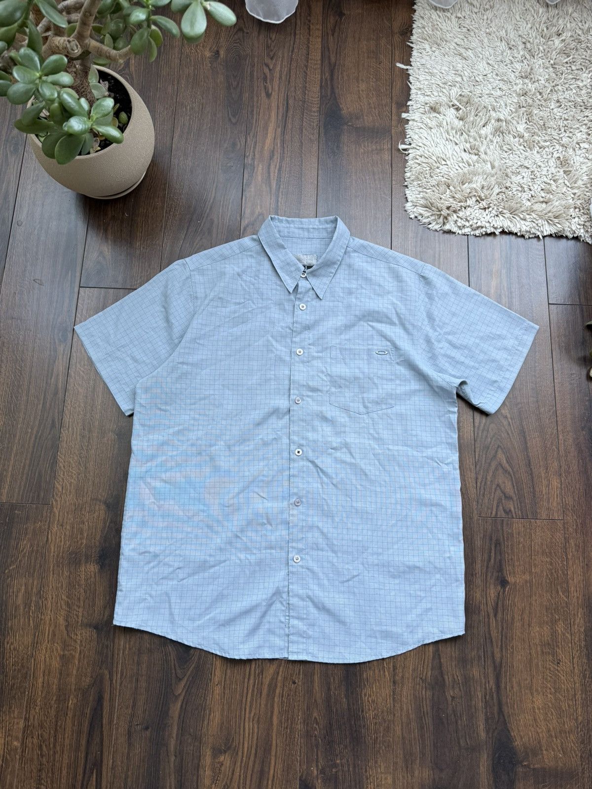 Oakley Vintage Oakley Software Metal Logo Short Sleeve Y2K Shirt Size US XL / EU 56 / 4 - 2 Thumbnail