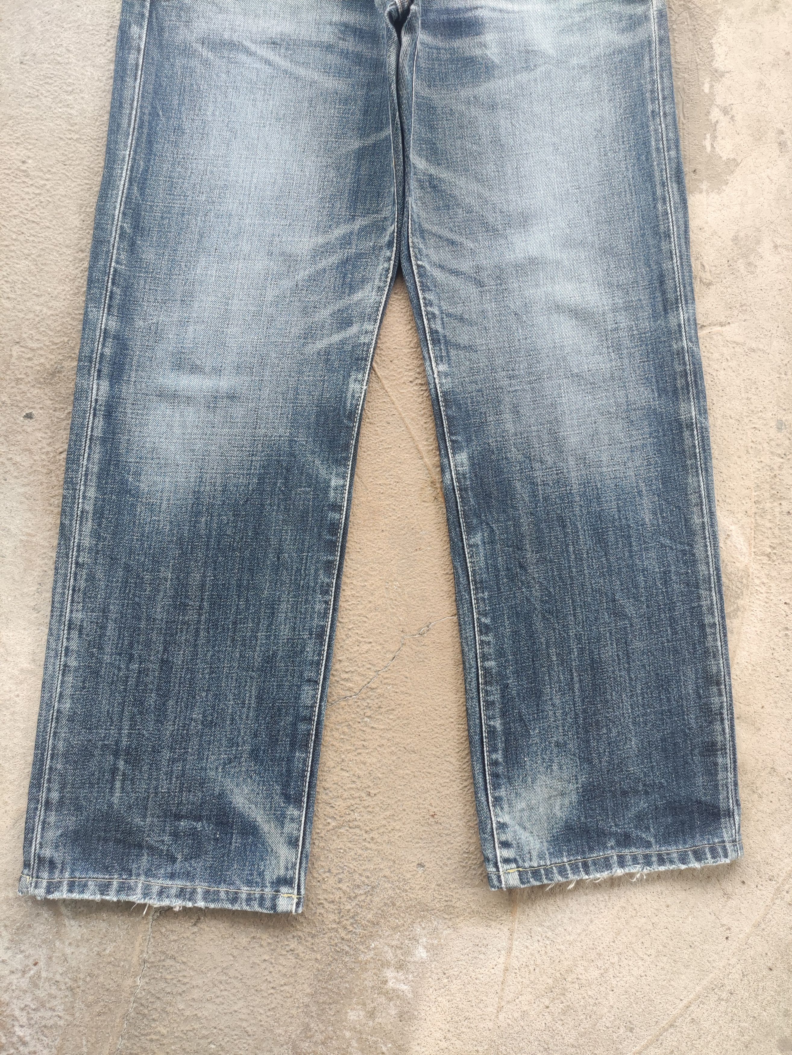 Japanese Brand Vintage Japanese Jean Distressed Faded Denim Size US 32 / EU 48 - 4 Thumbnail