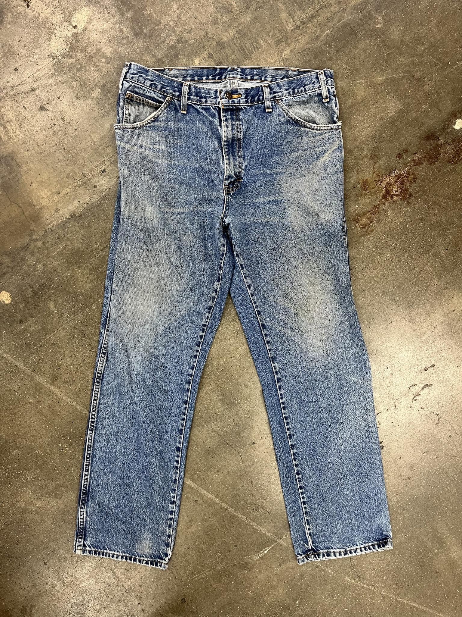 Jean × Vintage 2000's Dickies Regular Fit Whishkered Denim With Pocket Distressing Size US 36 / EU 52 - 1 Thumbnail