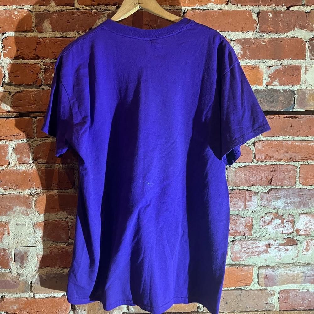 Designer Prince purple large graphic vintage preowned tshirt Size US L / EU 52-54 / 3 - 2 Thumbnail