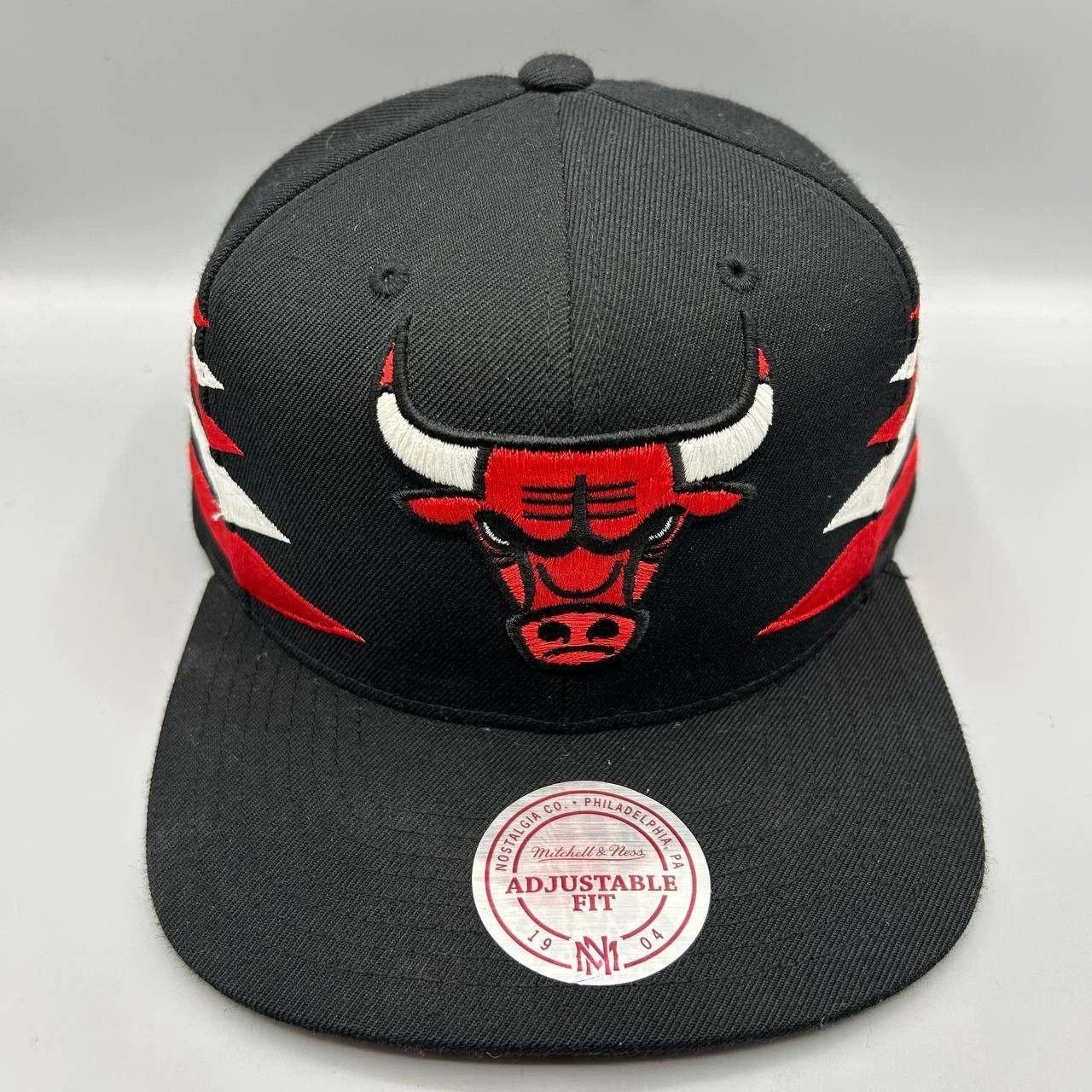 Mitchell & Ness Chicago Bulls NBA Hat Men Black Red Snap Back Cap Size ONE SIZE - 1 Thumbnail