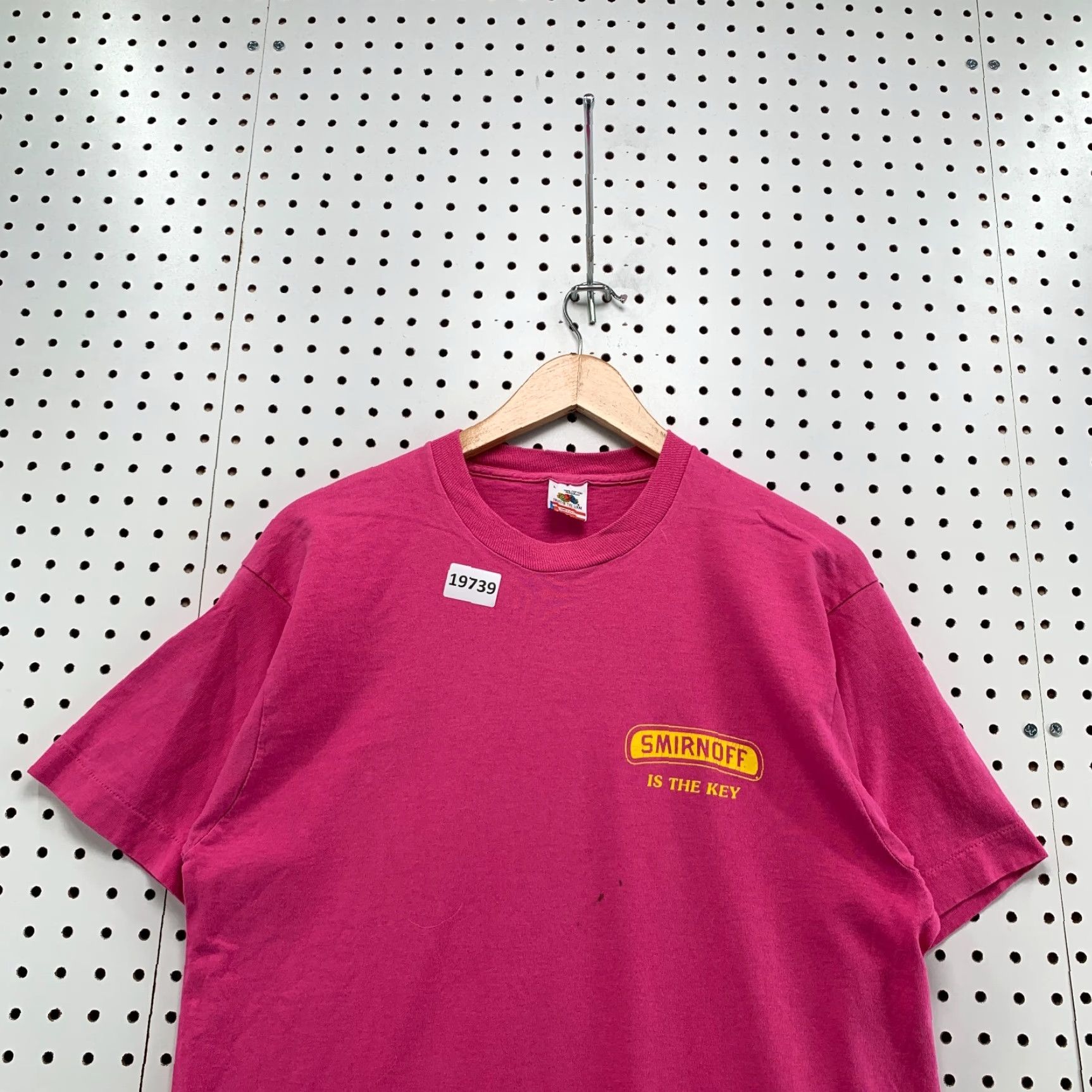Fruit Of The Loom VINTAGE Smirnoff Key West Shirt Mens Large Pink 90s Graphic Print Cotton Cotton Blend T-Shirt Size US L / EU 52-54 / 3 - 3 Thumbnail