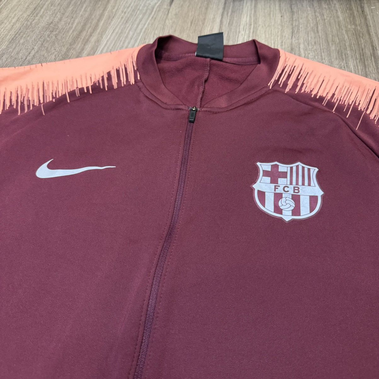 Nike Barcelona 18/19 training jacket Size US L / EU 52-54 / 3 - 3 Thumbnail