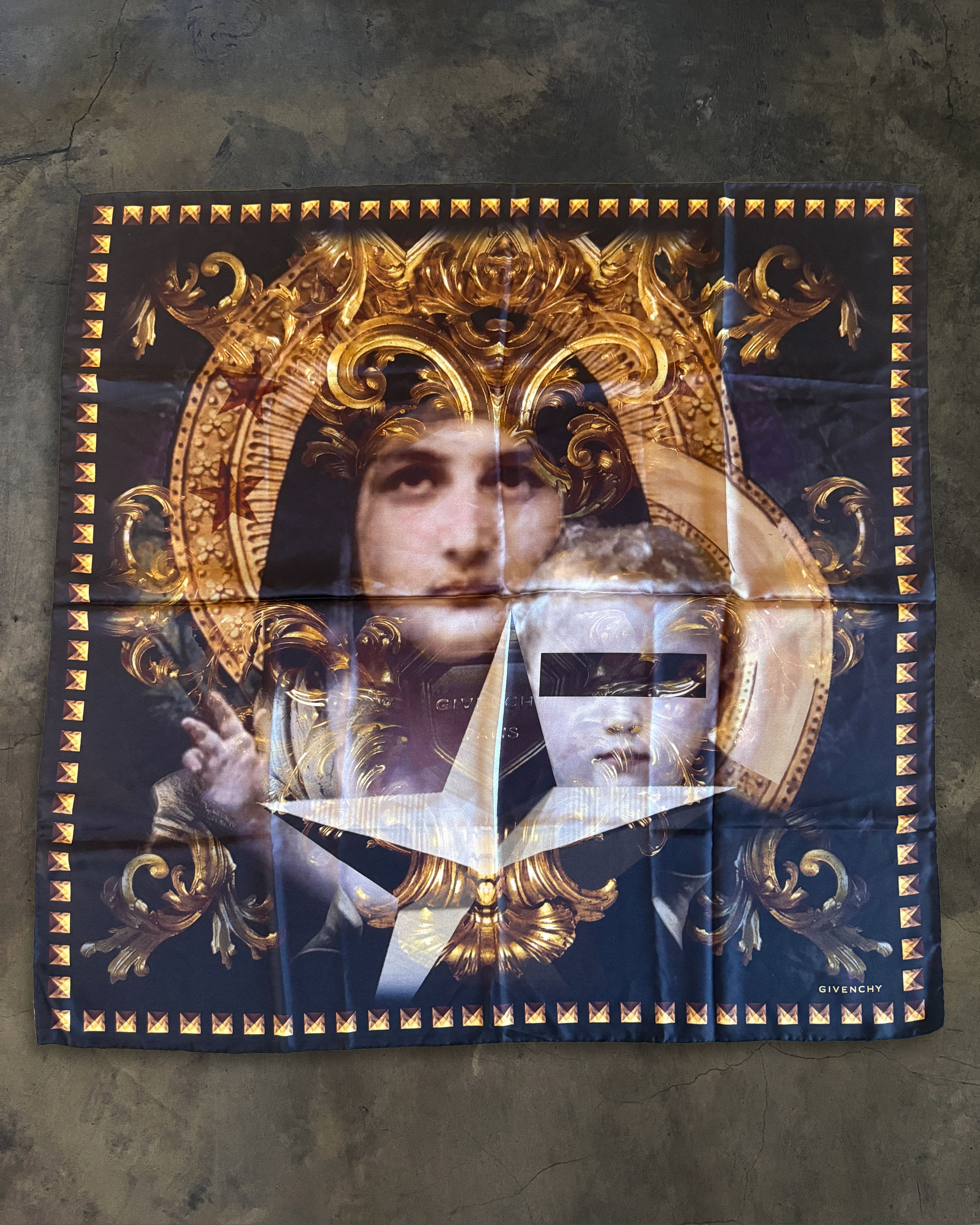 Givenchy GIVENCHY MADONNA & CHILD SCARF Size ONE SIZE - 1 Thumbnail