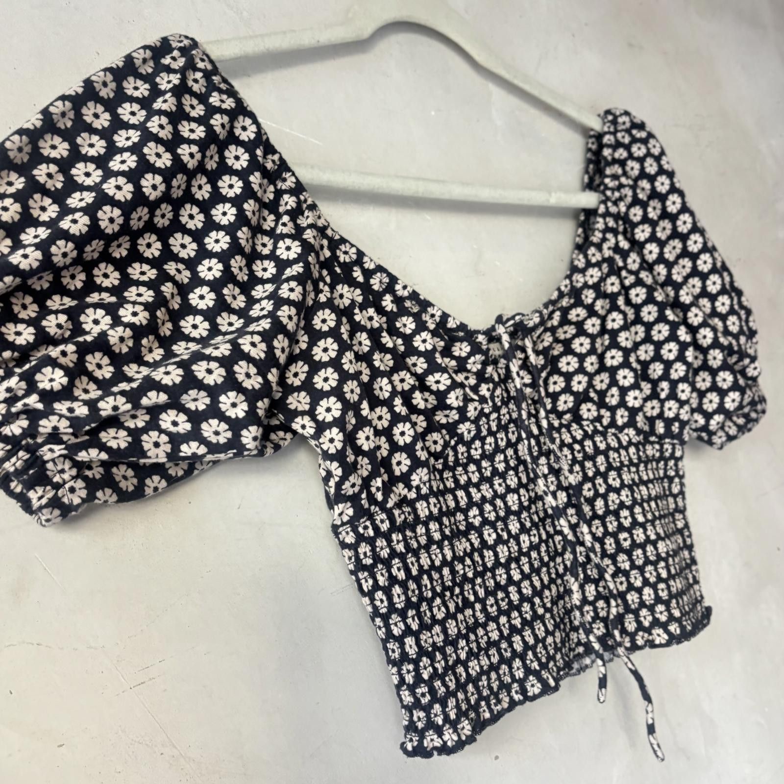 Billabong Billabong Women's Floral Puff Sleeve Smocked Crop Top Size L / US 10 / IT 46 - 3 Thumbnail