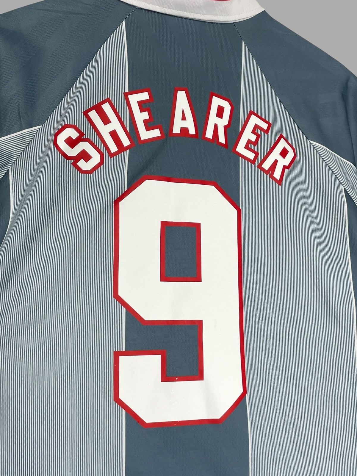 Umbro #9 Shearer England Umbro Vintage 1996 Away Vintage Jersey Size US M / EU 48-50 / 2 - 9 Thumbnail