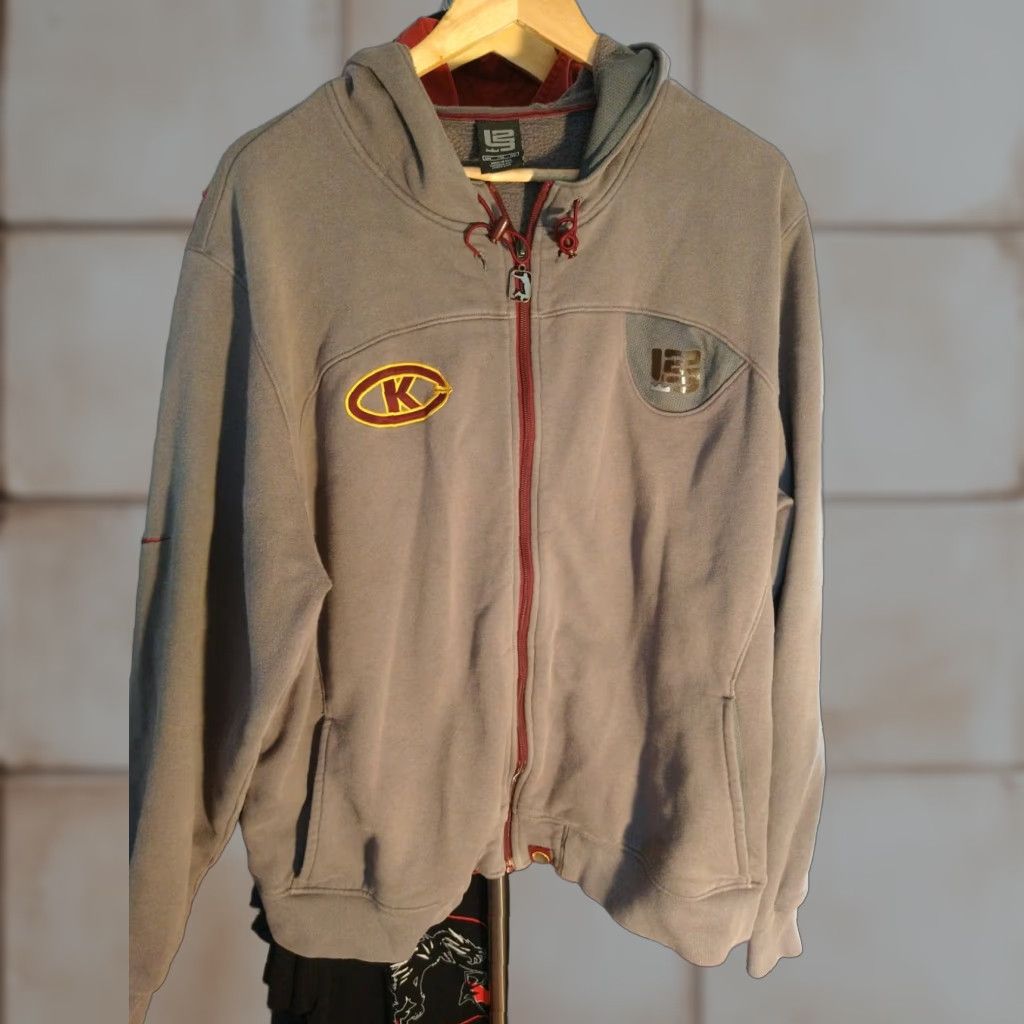 Vintage VINTAGE LeBron James Made In USA Rare Hoodie Embroidered 2XL Gray Mens Hooded Zip Cotton Blend United States Embroidered USA Size US XXL / EU 58 / 5 - 1 Thumbnail