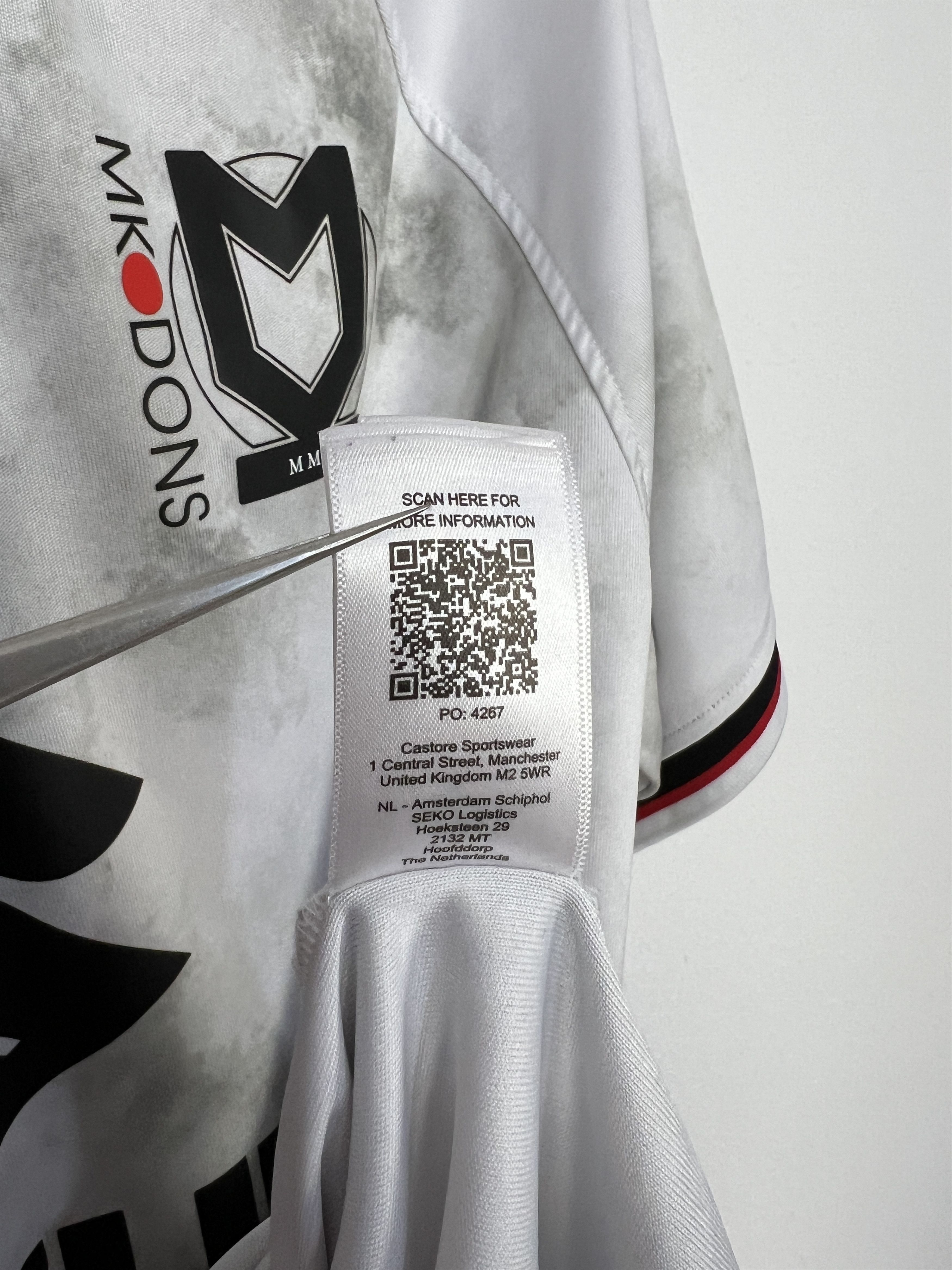 Castore MK Dons Castore 2022 Home Football Shirt Soccer Jersey Mens Size US L / EU 52-54 / 3 - 11 Thumbnail