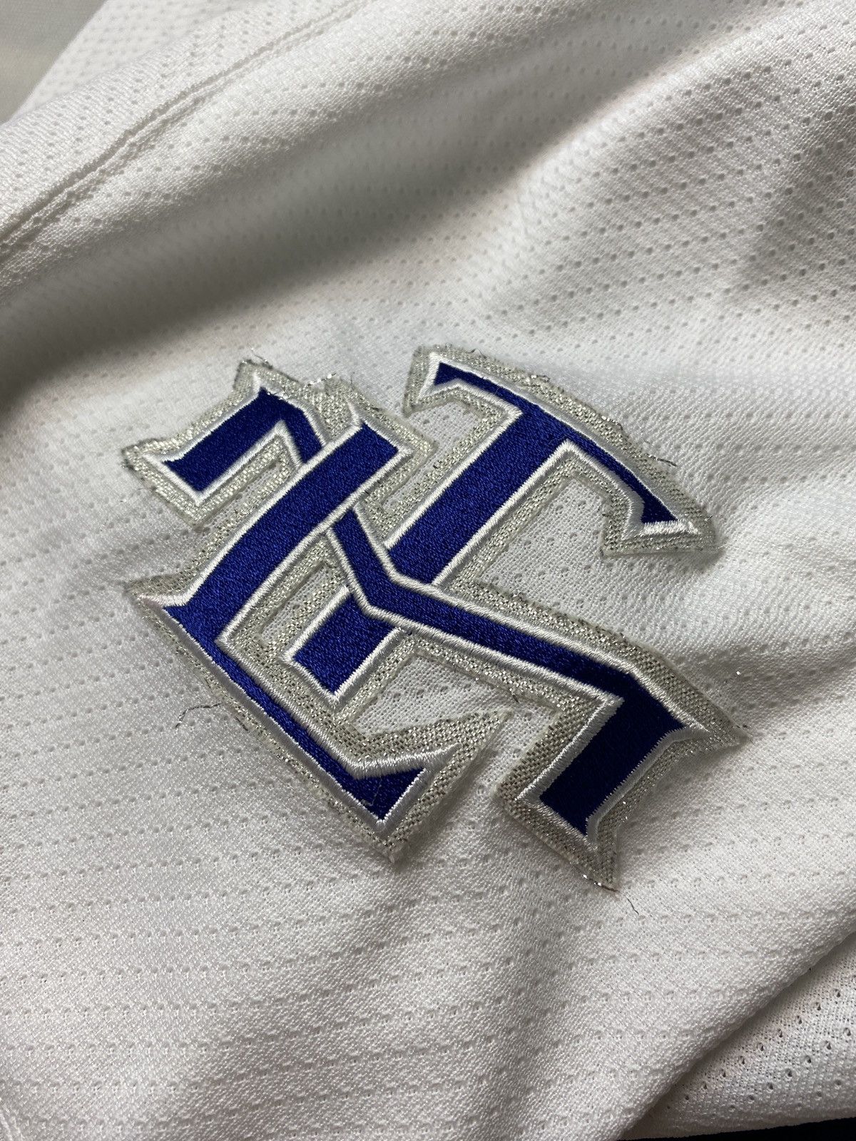 Ccm × NHL × Vintage Toronto maple leafs nhl ccm sport vintage jersey 90s white Size US L / EU 52-54 / 3 - 6 Thumbnail