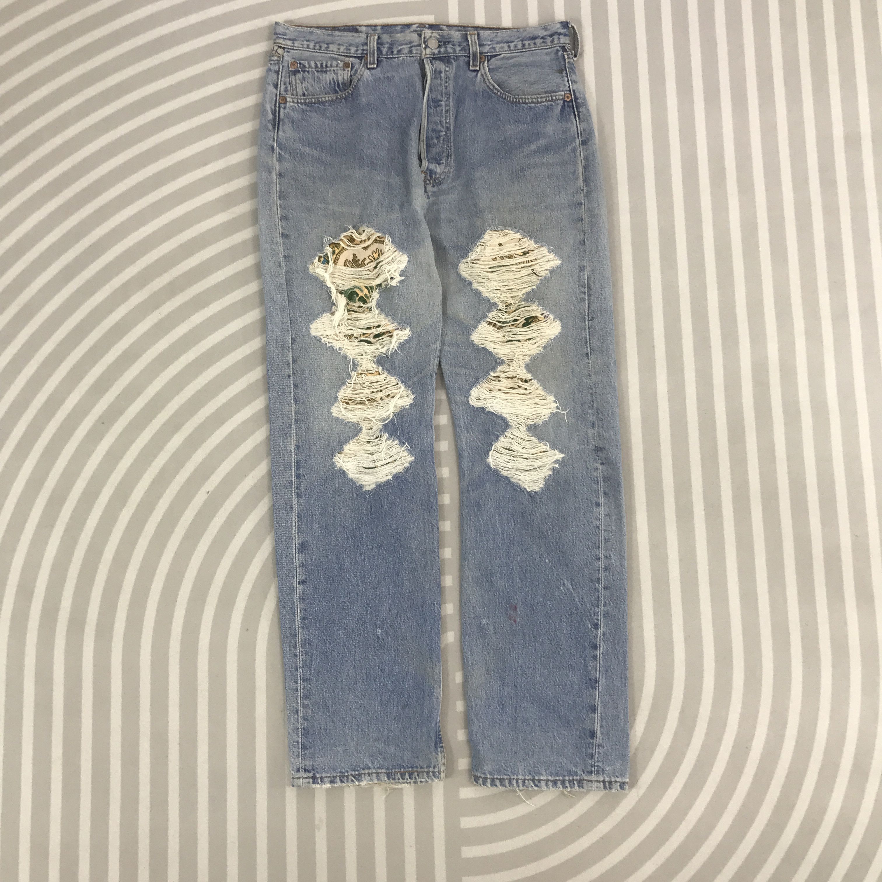 Levi's × Vintage Vintage Levi's 501 Ripped Distressed Denim Jeans pay Size US 31 - 1 Thumbnail