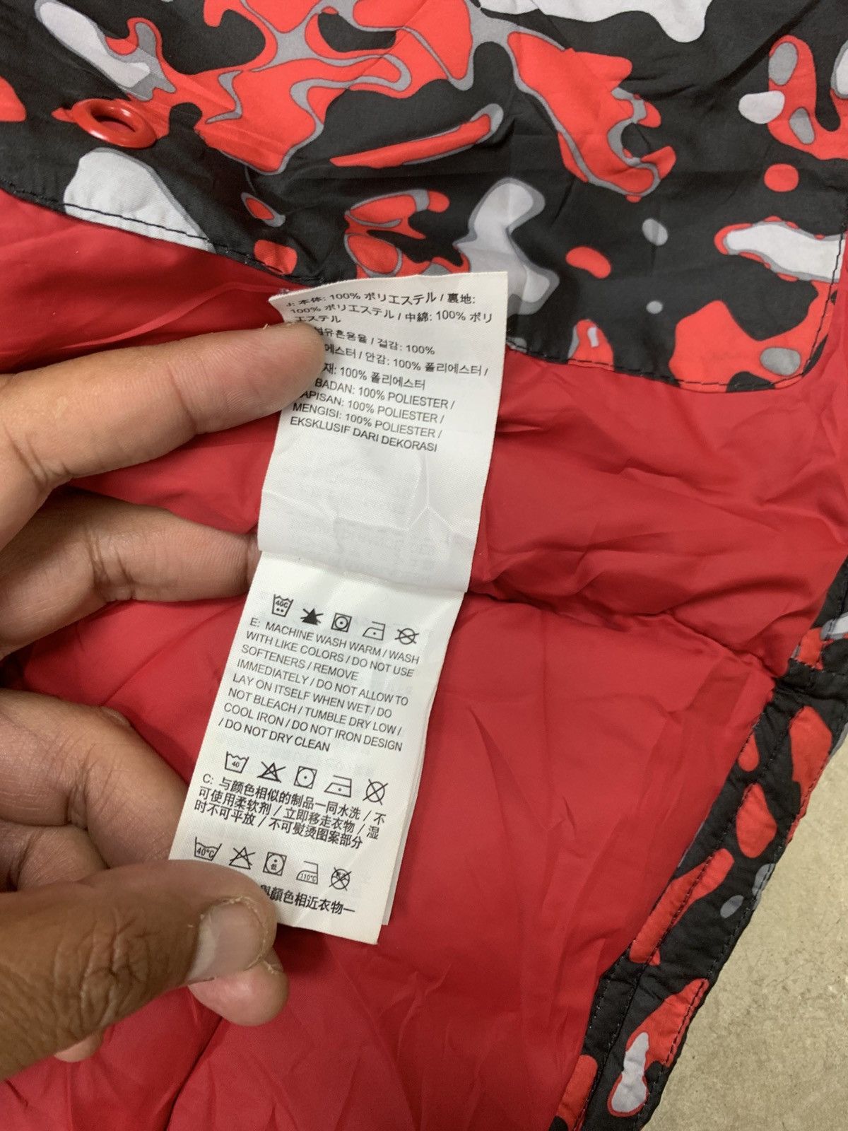 Nike Nike Red Camo Puffer Jacket Size US M / EU 48-50 / 2 - 15 Thumbnail