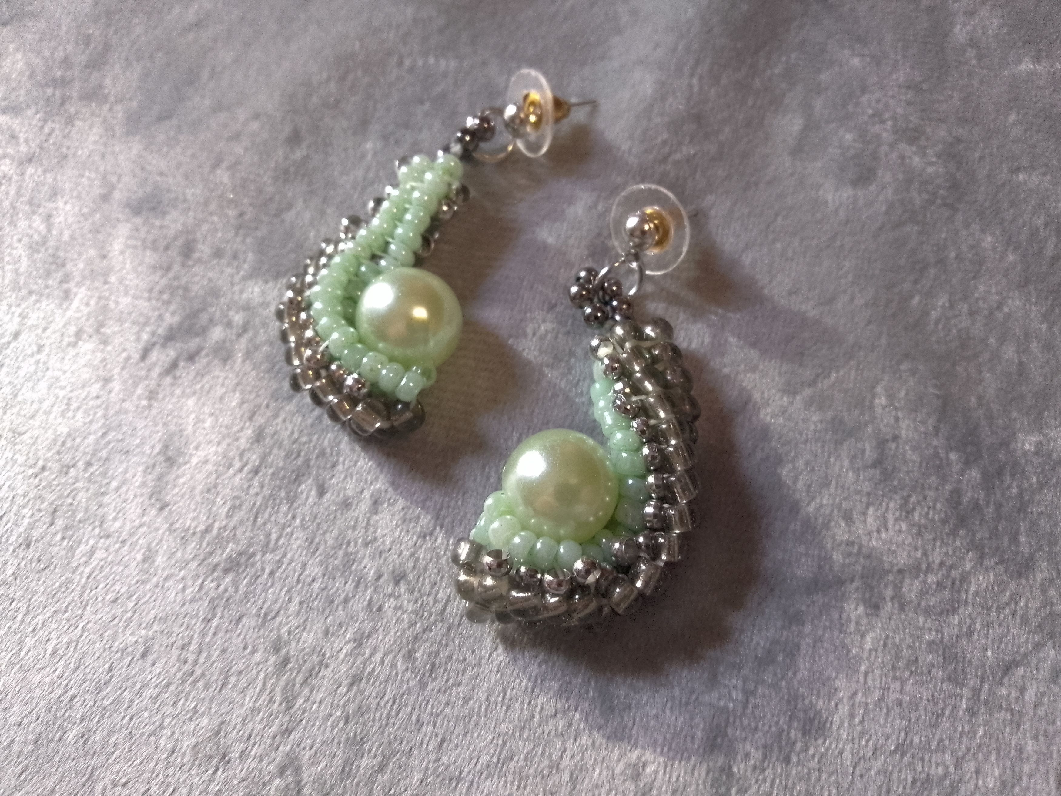 Handmade Necklace Green Pearls Wavy Pattern Elegant Vintage style Size ONE SIZE - 6 Thumbnail