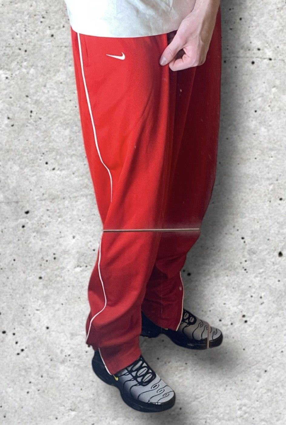 Nike Nike Vintage Track Pants Red Trainingshose Joggers Men‘s Size US 44 / EU 60 - 1 Thumbnail