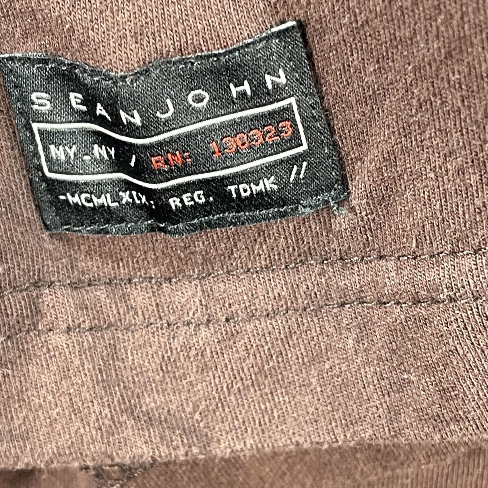 Sean John Sean John Shirt Mens 3XL Brown V-Neck Graphic Tee T-Shirt 100% Cotton Casual Size US XXL / EU 58 / 5 - 4 Thumbnail