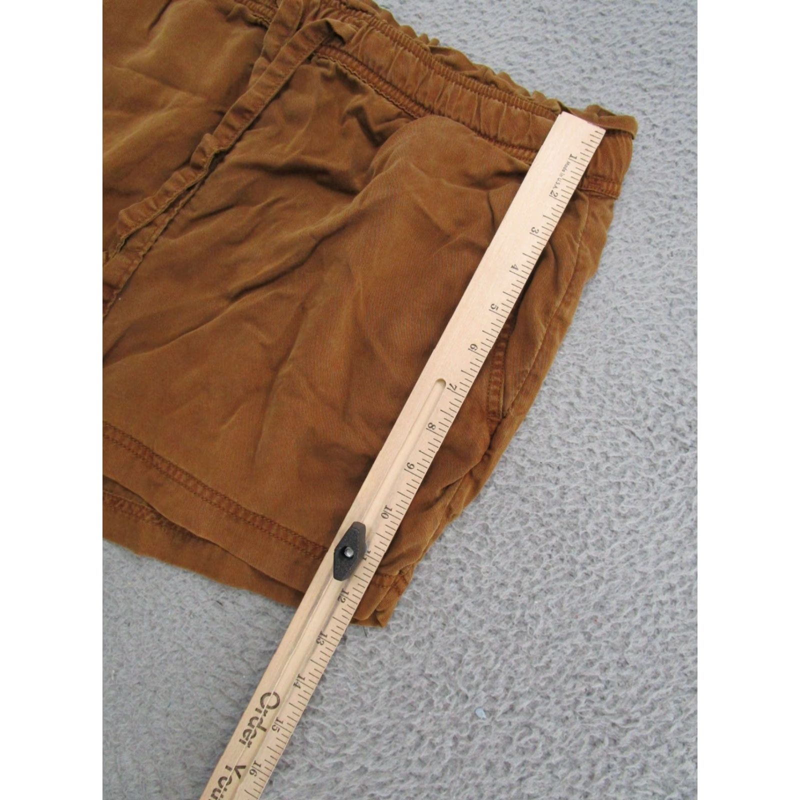 Vintage C&C California Women's Shorts Pull On Lyocell Drawstring Utility Beige Size L Size 36" / US 14 / IT 50 - 4 Thumbnail