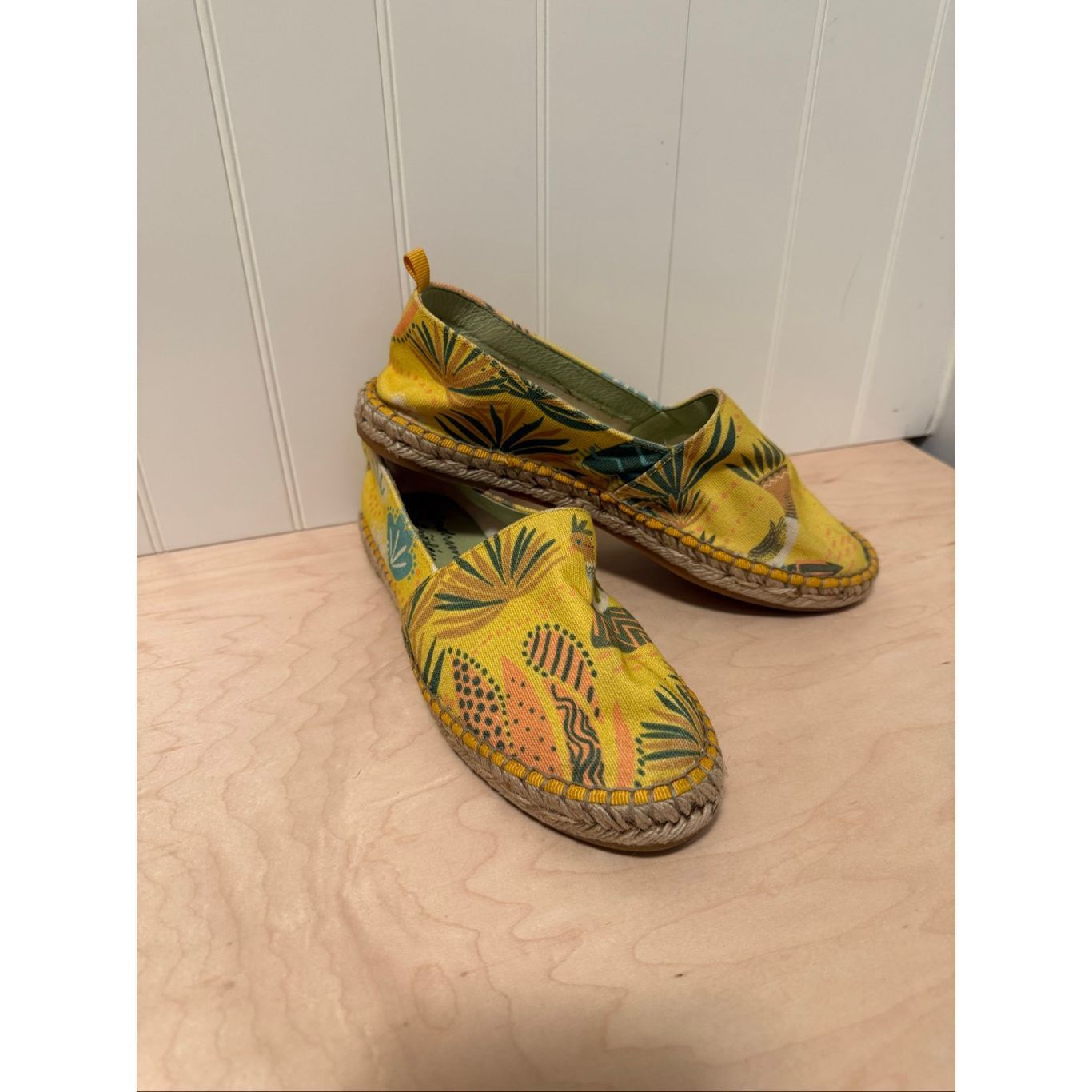 Guru Gudrun Sjoden Yellow Floral Canvas Flats Women Slip-On Espad Size US 7 / IT 37 - 2 Thumbnail