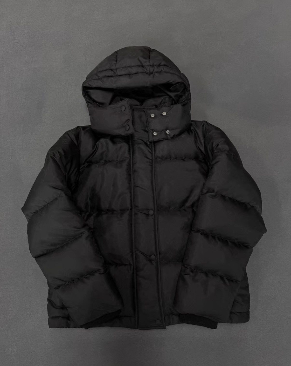 Louis Vuitton Louis Vuitton Black Subtle Pattern Full-Logo Down Jacket Size US S / EU 44-46 / 1 - 1 Thumbnail