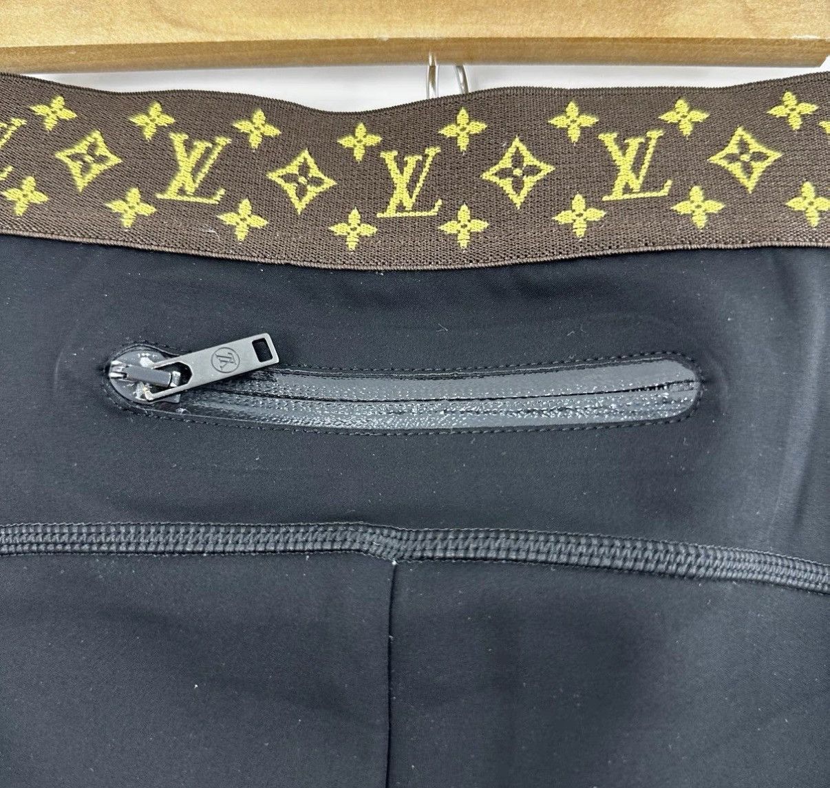 Louis Vuitton Louis Vuitton Black Stretch Biker Shorts K12 Size 25" / US 0 / IT 36 - 5 Thumbnail