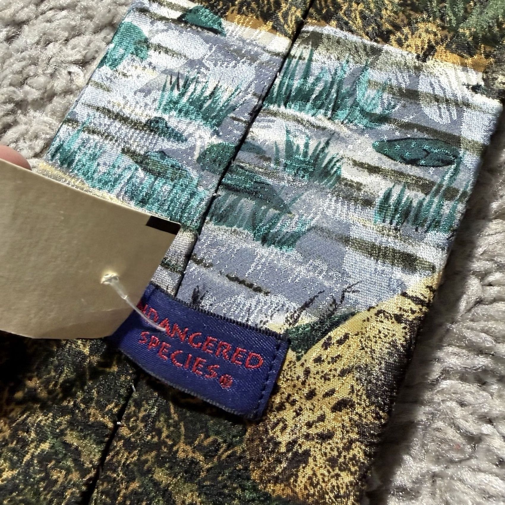 Vintage VINTAGE Wembley Endangered Wildlife Species Big Cats Tie 100% Silk Made In USA Men Size ONE SIZE - 5 Thumbnail
