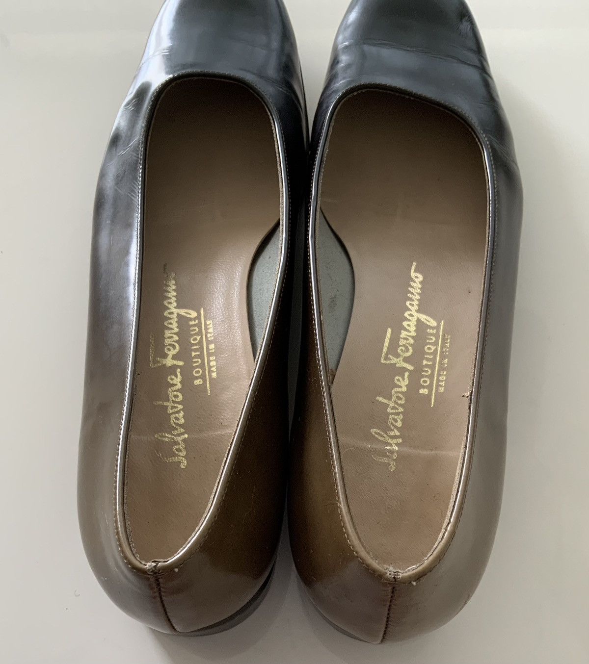 Salvatore Ferragamo Olive gray gradient Leather Flats