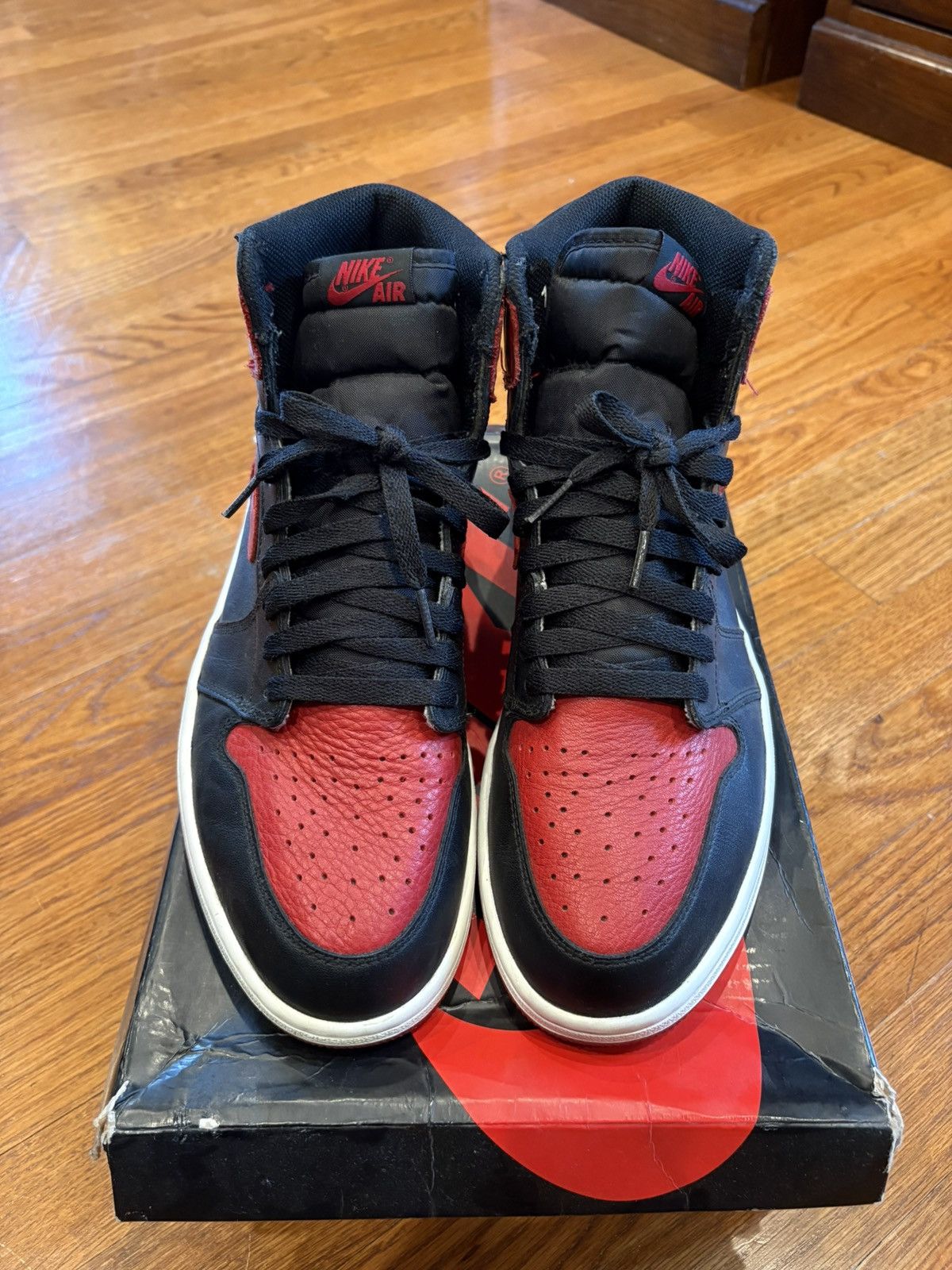 Nike Jordan 1 Banned/Bred 2016 Size US 12 / EU 45 - 2 Thumbnail