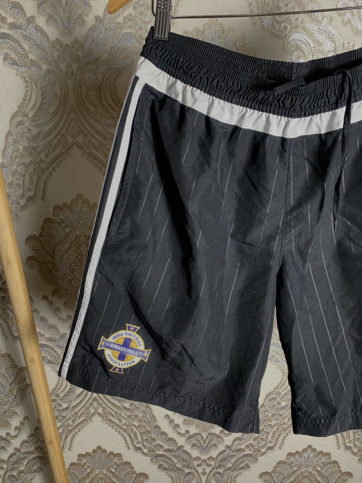 Adidas VINTAGE ADIDAS NORTHERN IRELAND IRISH SOCCER SHORTS Y2K 90s Size US L / EU 52-54 / 3 - 2 Thumbnail