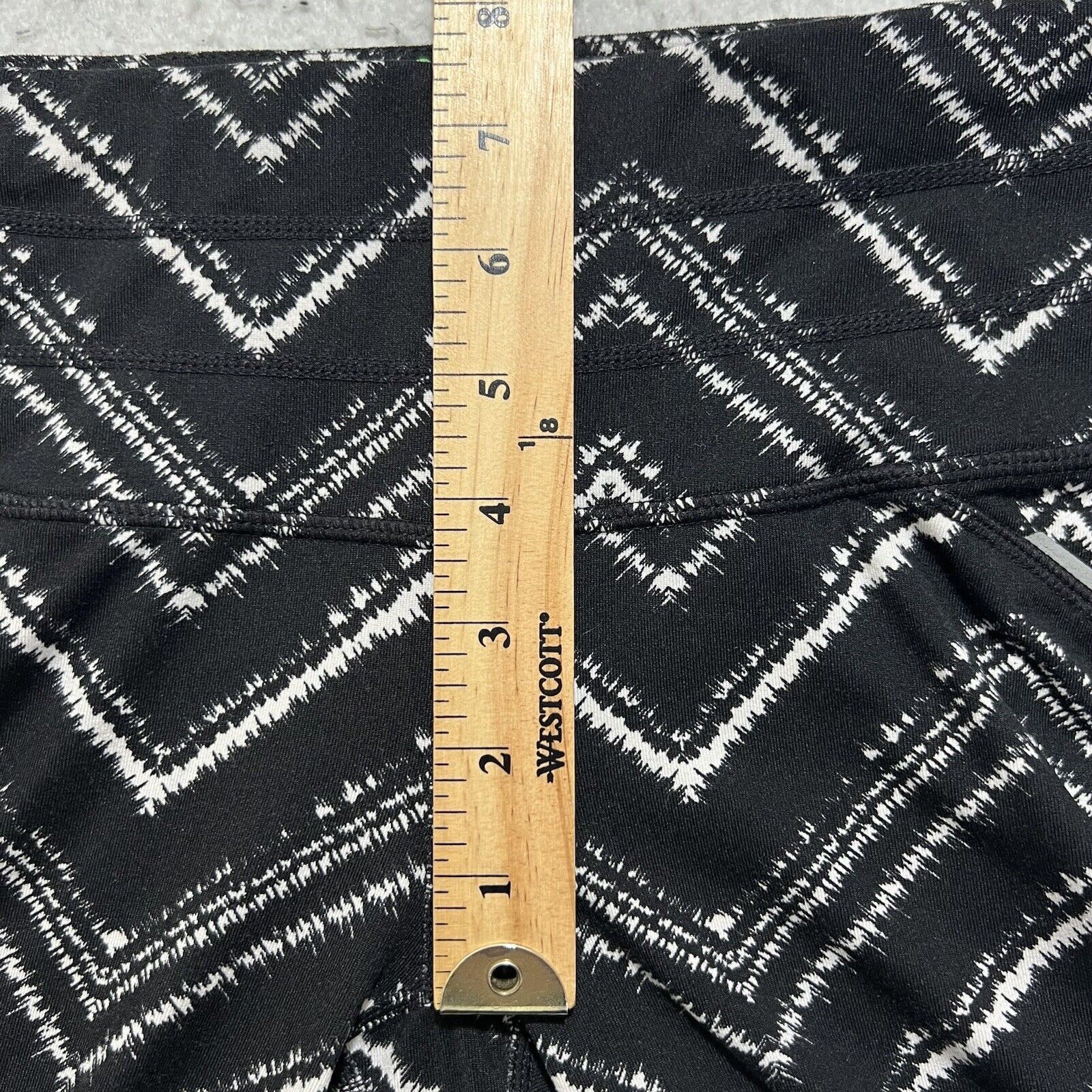 Athleta Athleta XS Capri Athletic Leggings Black White Stripe Pants Size 26" / US 2 / IT 38 - 10 Thumbnail