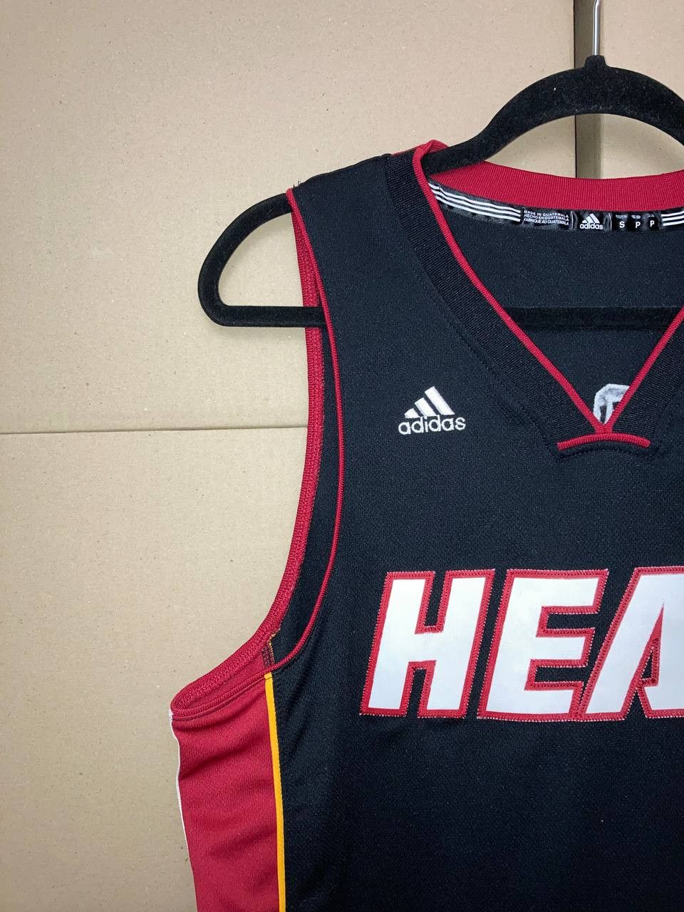 Adidas VINTAGE ADIDAS MIAMI HEAT NBA CHRIS BOSH #1 JERSEY HEAT Size US S / EU 44-46 / 1 - 8 Thumbnail