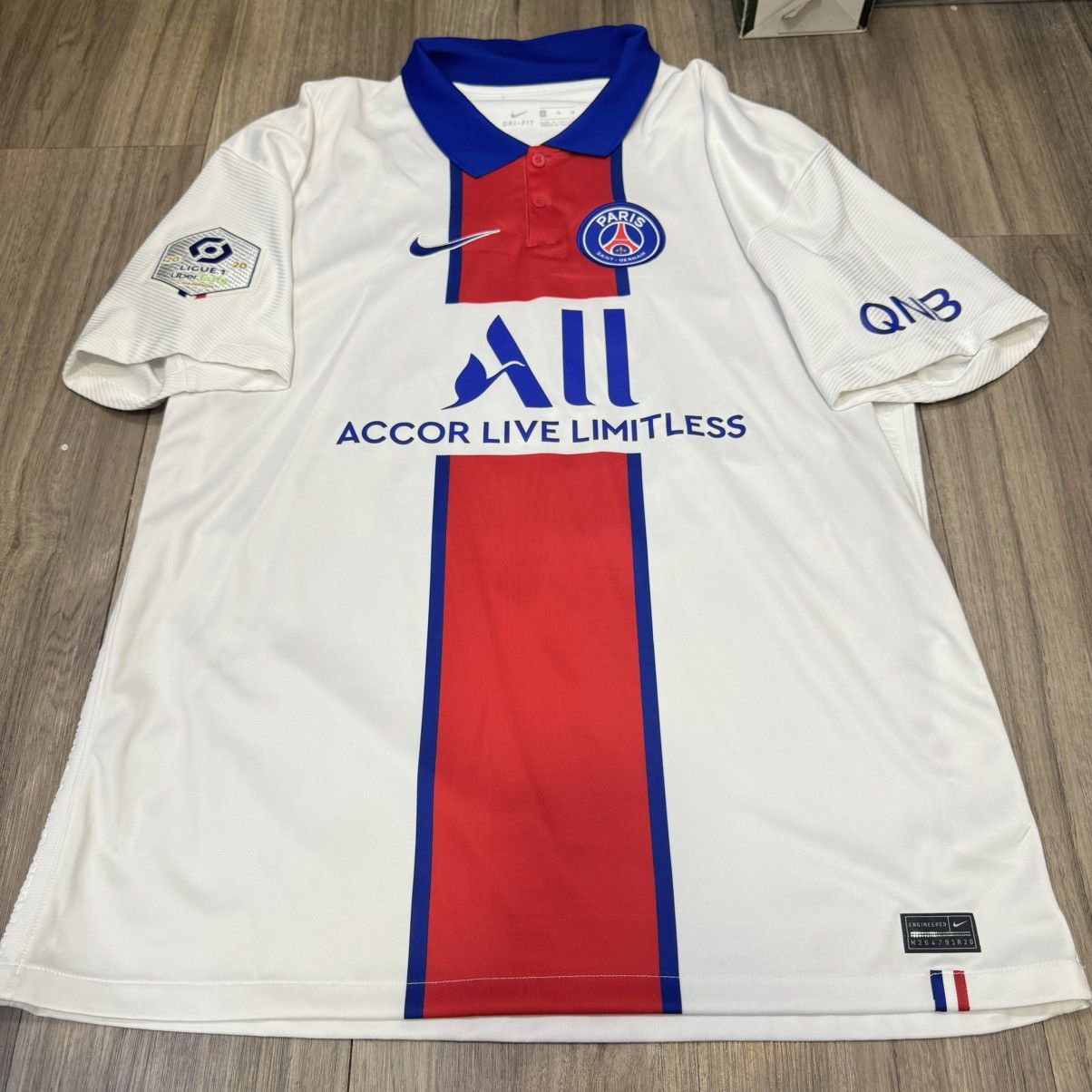 Nike PSG 20/21 away shirt #7 Mbappe Size US XL / EU 56 / 4 - 1 Thumbnail