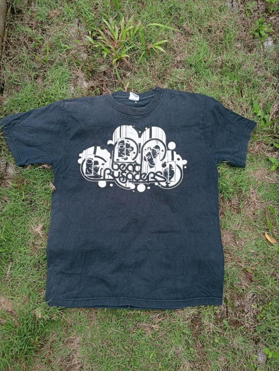 Band Tees VINTAGE BEAT CRUSADERS BAND TSHIRT - SIZE L Size US L / EU 52-54 / 3 - 3 Thumbnail