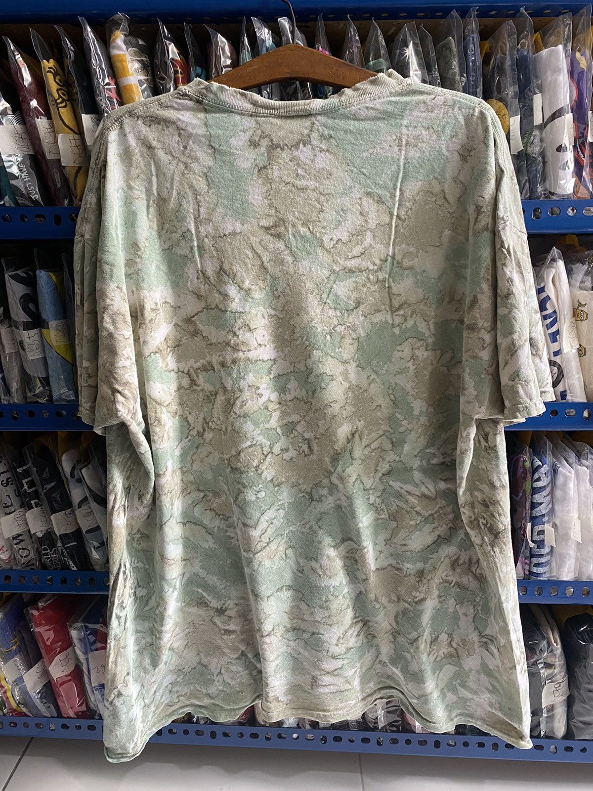 Vintage DISTRESSED CREATURE TSHIRT Size US XL / EU 56 / 4 - 7 Thumbnail