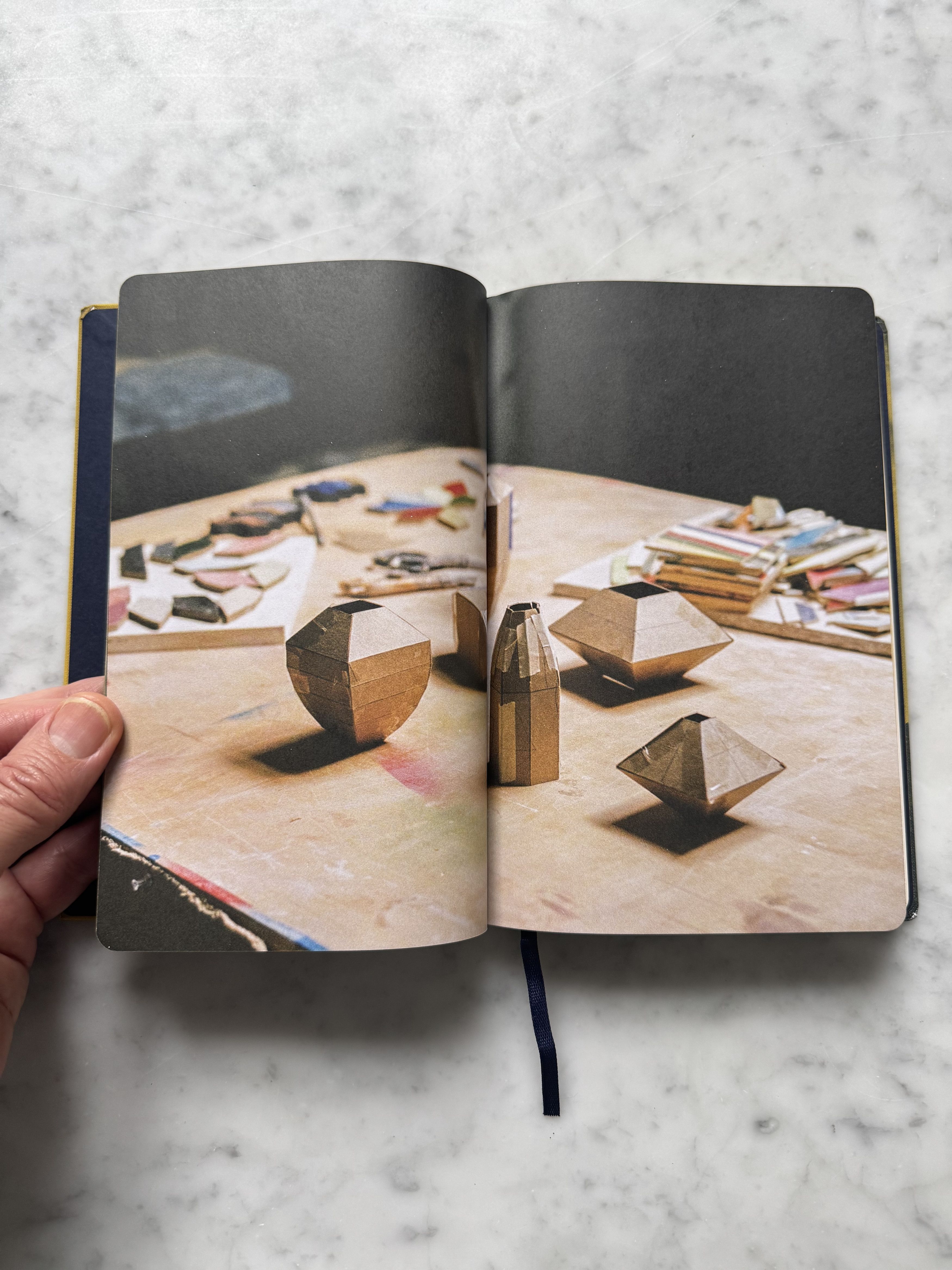 Louis Vuitton Louis Vuitton New York City Guide Book Size ONE SIZE - 8 Thumbnail