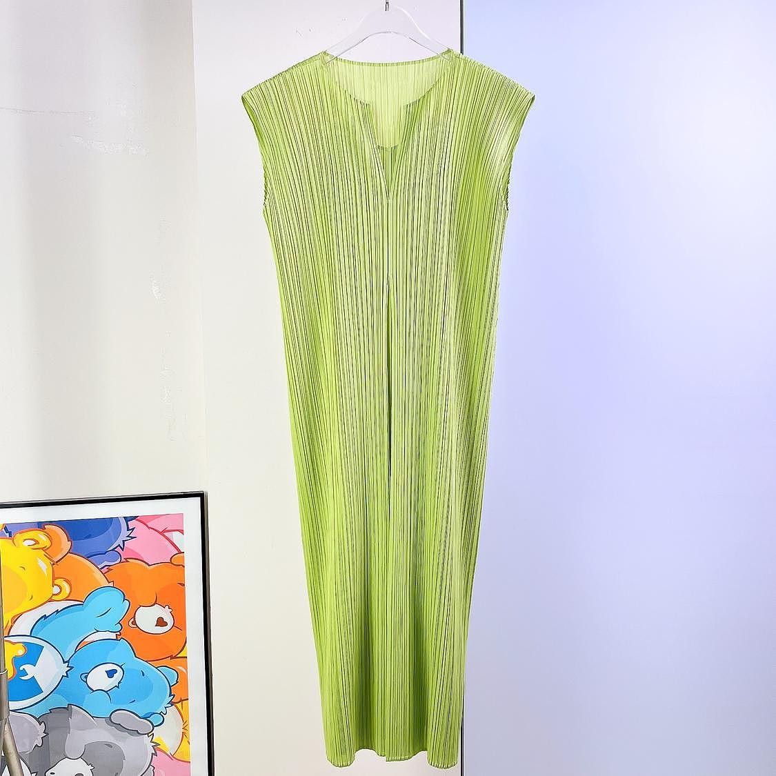 Pleats Please Issey Miyake PLEATS PLEASE ISSEY MIYAKE Pleated Midi Dress Size 2 Size M / US 6-8 / IT 42-44 - 1 Thumbnail