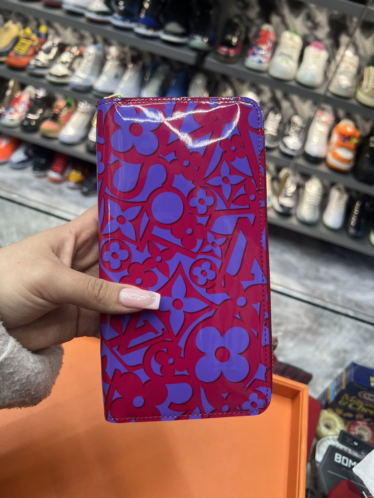 Louis Vuitton Louis Vuitton Patent Zippy Wallet Size ONE SIZE - 1 Thumbnail
