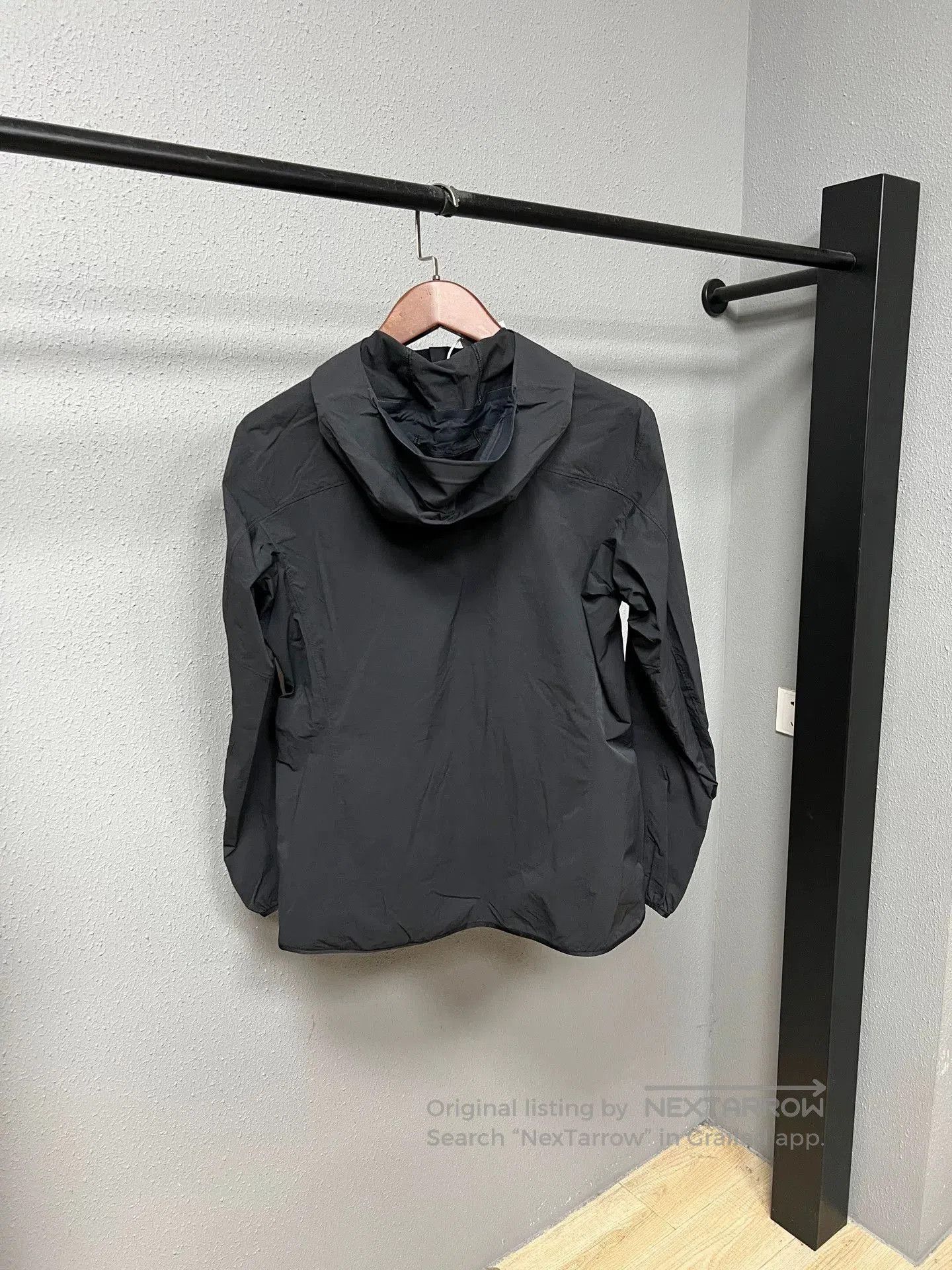 Arc'teryx arcteryx lightweight hooded jacket size l. Size US L / EU 52-54 / 3 - 2 Thumbnail
