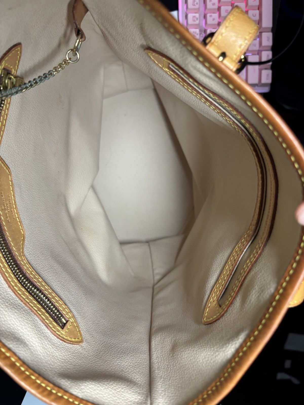 Louis Vuitton Authentic Lois Vuitton Bucket PM Shoulder Bag Monogram Size ONE SIZE - 6 Thumbnail