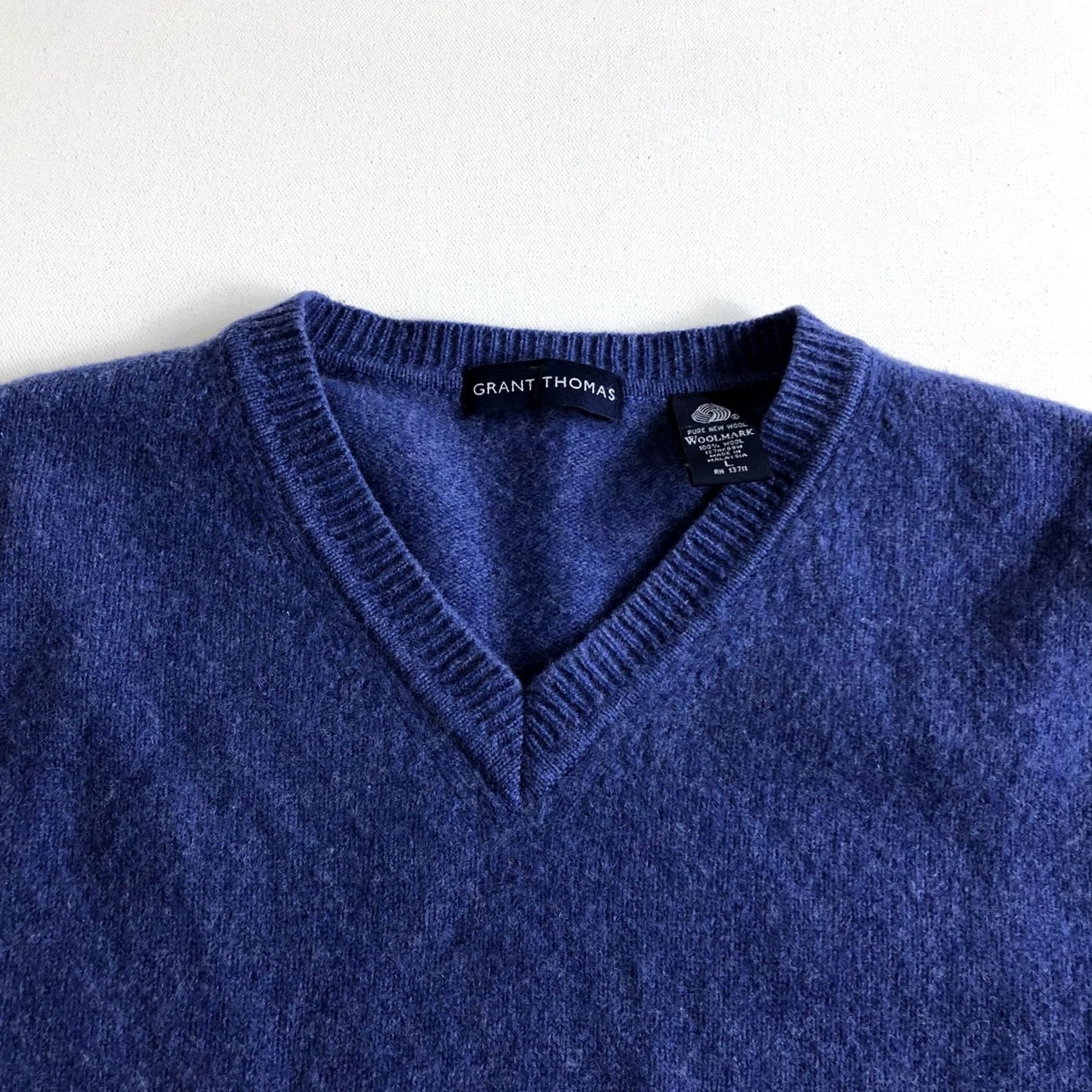 Vintage Grant Thomas Mens Sweater Long Sleeve V-Neck 100% Wool Size L Purple Knit Pullover All Seasons Winter Fall Spring Summer Size US L / EU 52-54 / 3 - 4 Thumbnail