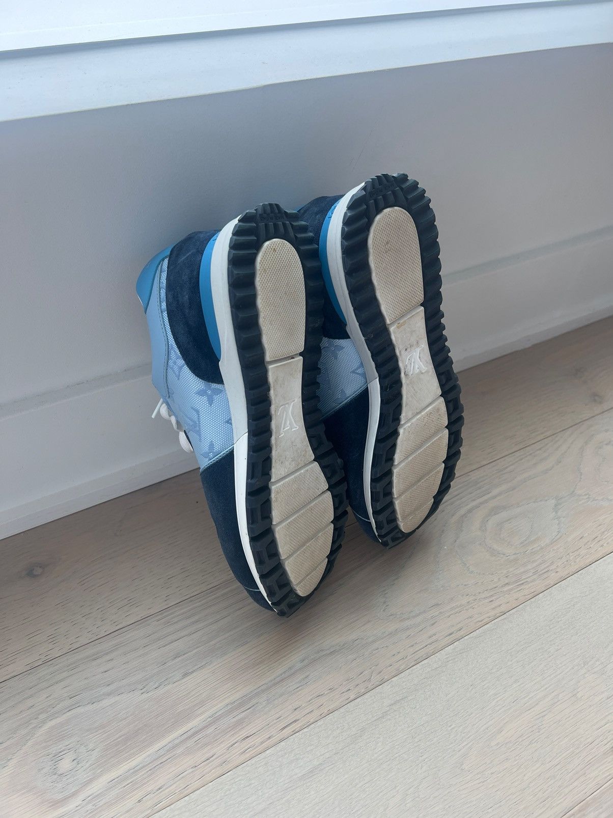 Louis Vuitton Louis Vuitton Run Away Sneaker 'Blue Monogram' Size US 8 / EU 41 - 6 Thumbnail