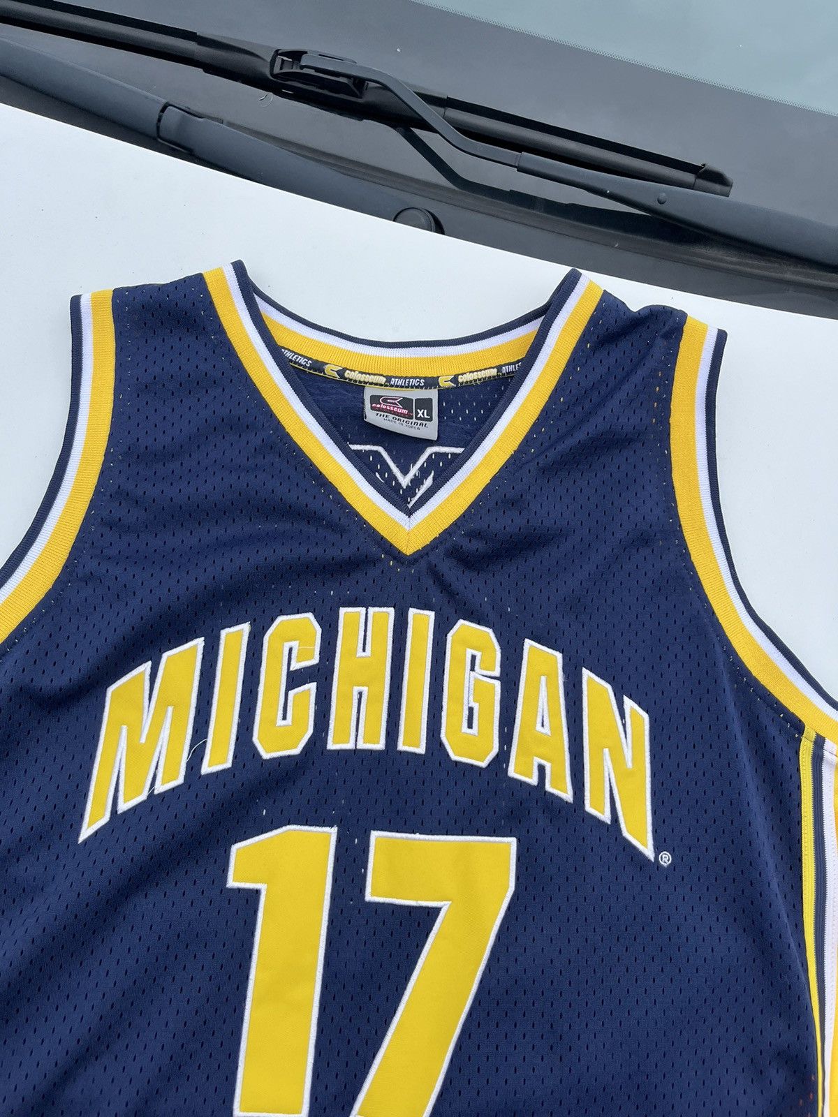 Vintage 1990s U of M Basketball Jersey / XL Size US XL / EU 56 / 4 - 4 Thumbnail