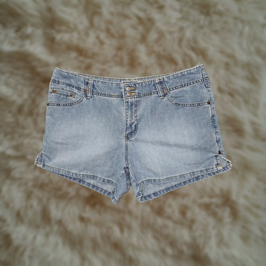 Old Navy VINTAGE Old Navy Shorts Womens 14 Denim Blue Light 00s Low Rise Double Button 3.5 Inseam Cotton Polyester Distressed? Size 36" / US 14 / IT 50 - 1 Thumbnail