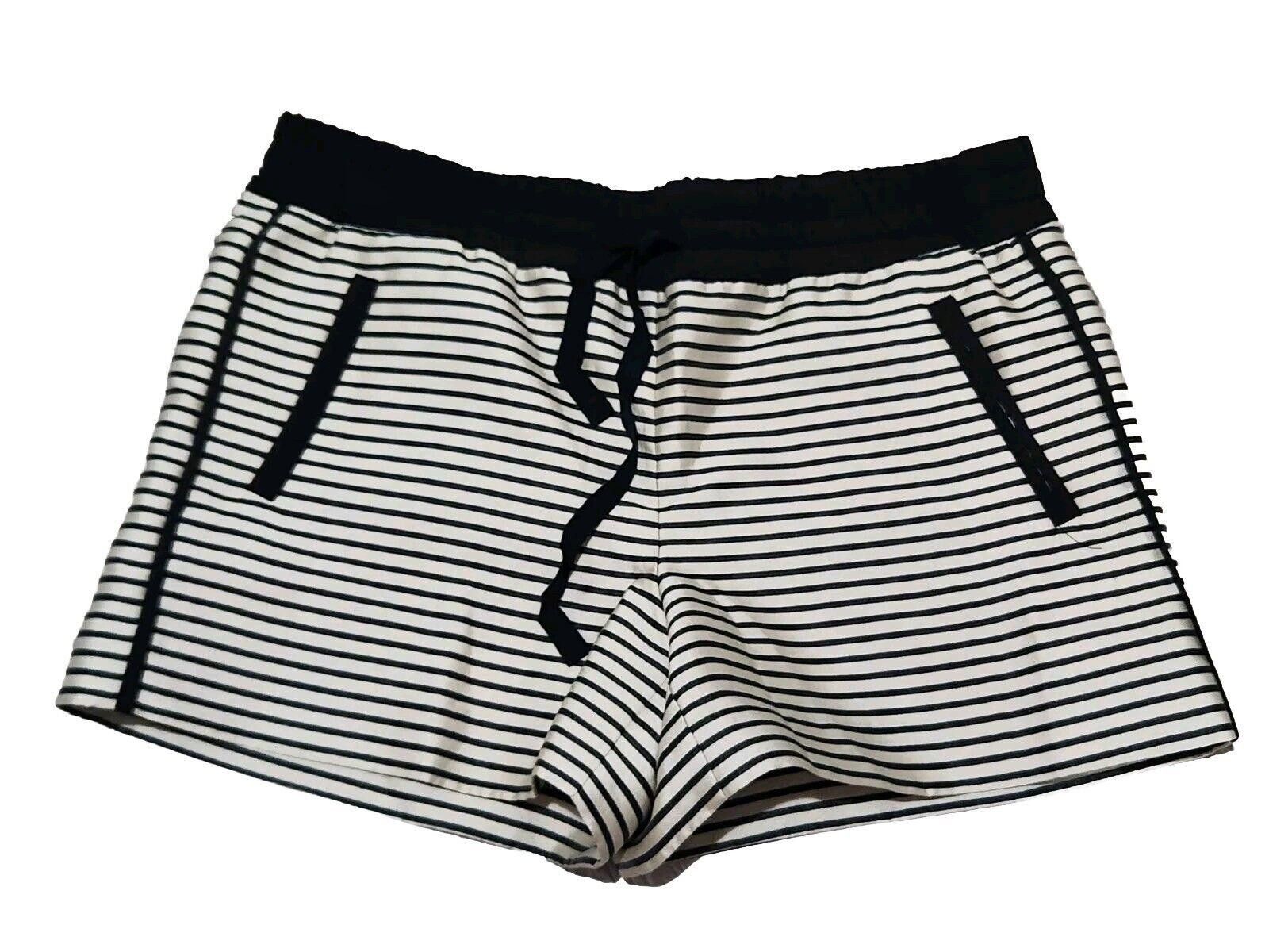Ann Taylor Ann Taylor Loft Shorts Size 6 Tan Black Striped Metallic Size 28" / US 6 / IT 42 - 1 Thumbnail