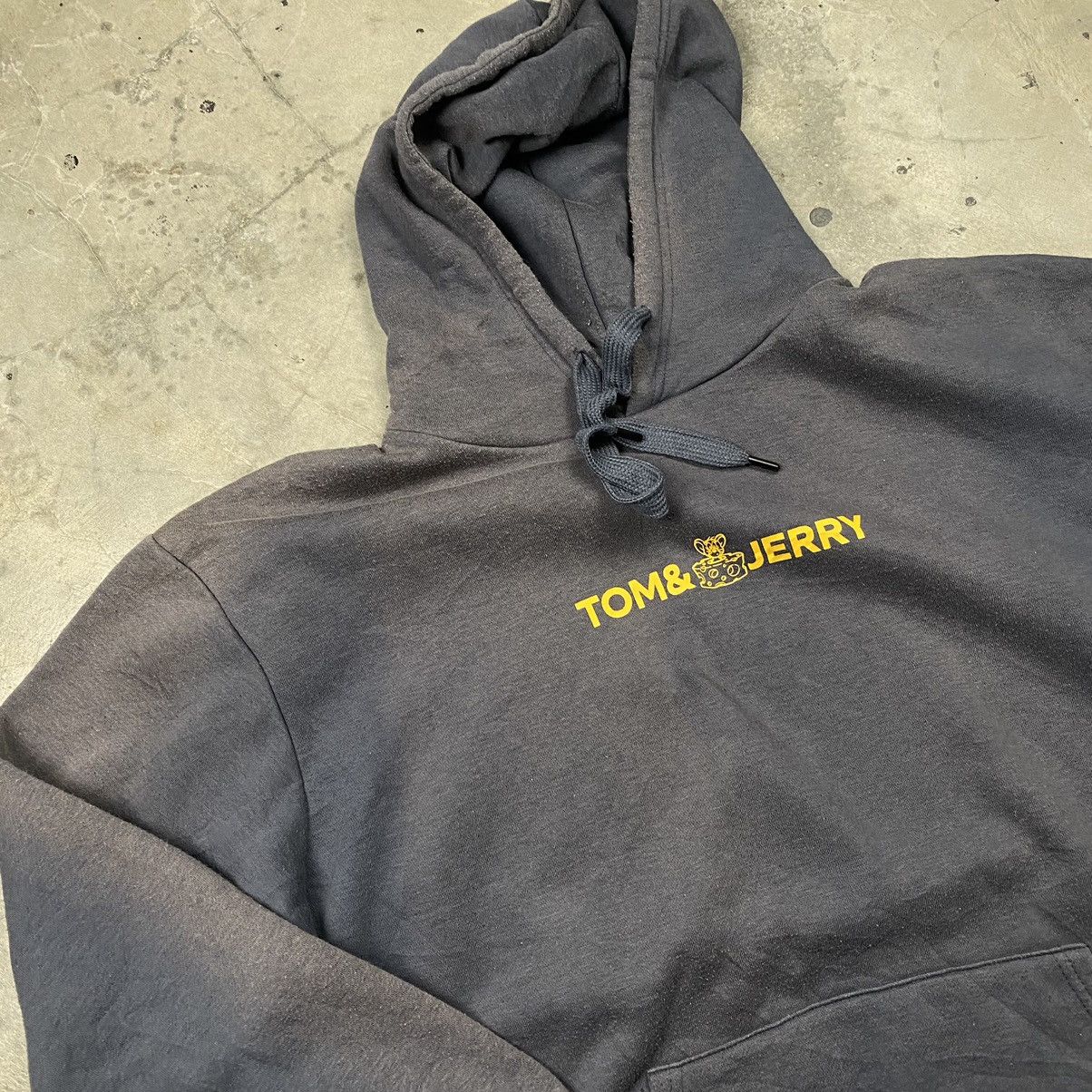 Cartoon Network × Disney y2k Iconic Tom Jerry Sunfaded Pullover Size US XL / EU 56 / 4 - 5 Thumbnail