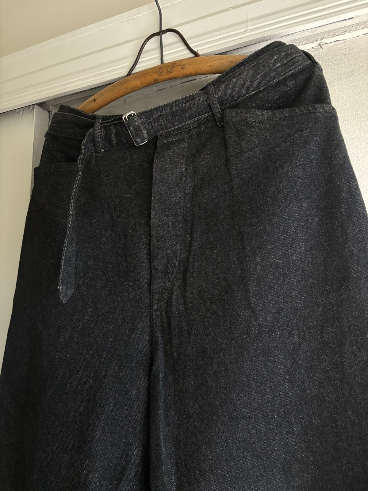 Comoli Denim Belted Pants