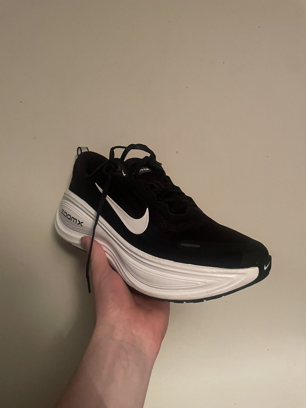 Nike Nike Vomero 18 Plus, Black and White, size 12 UK Size US 13 / EU 46 - 7 Thumbnail