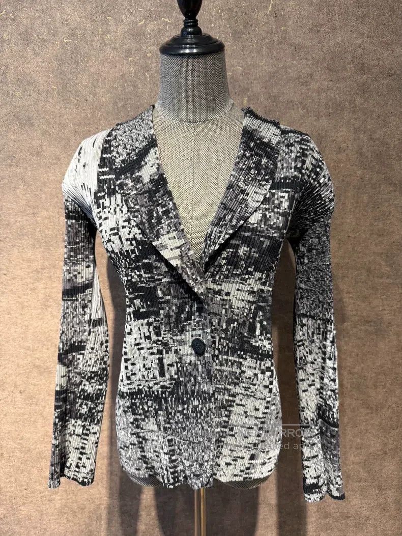 Issey Miyake Issey Miyake Mosaic Print Cardigan Coat Top Size M / US 6-8 / IT 42-44 - 2 Thumbnail