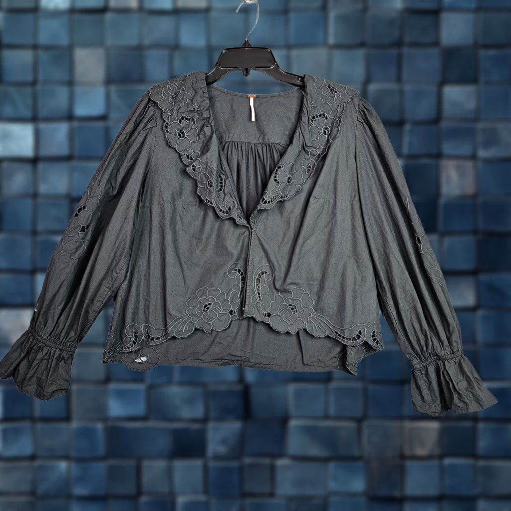 Free People Free People Women's Blouse V-neck Charcoal Gray Embroidered Boho S Shirt Adult Regular Gray Size S / US 4 / IT 40 - 1 Thumbnail