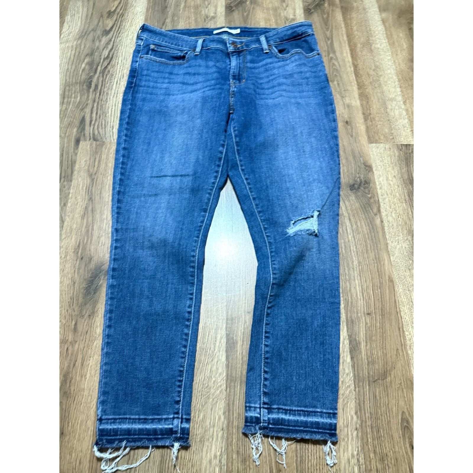 Levi's Levi's Jeans Women's 32 Blue Denim 711 Skinny Pockets Mid Rise Size 24" / US 00 / IT 34 - 2 Thumbnail